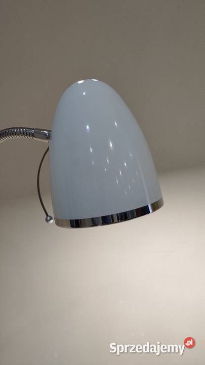 Lampa podłogowa biała wysokość 135 Lipno sprzedam