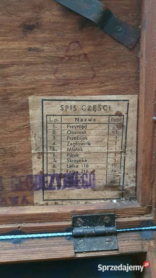 Drewniana teczka skrzynka geodezyjna z lat