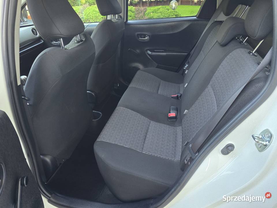Toyota Yaris 10 VVTi 69 bezwypadkowy serwisowany Rok produkcji 2014 Karczew