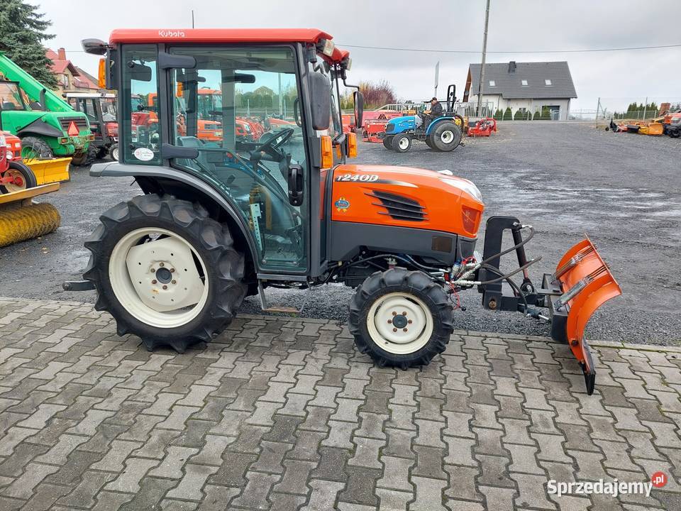 Ciągnik ogrodniczy komunalny Kubota T240D z Łubowo