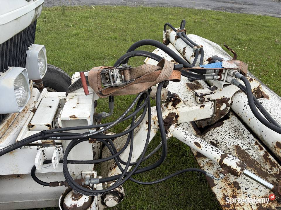 ZAMIATARKA NA TRAKTORZE Ford 4610 Rozprza