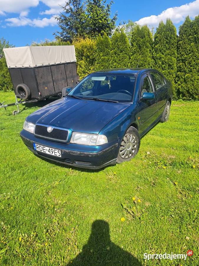 Skoda Octavia 19 90 w rodzinie 15 lat nieuszkodzony Pilzno sprzedam