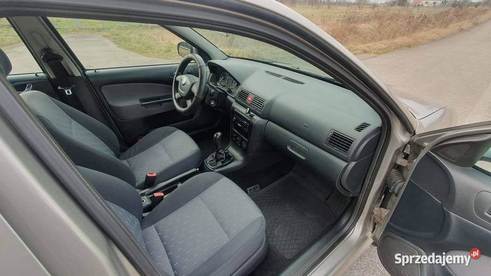 SKODA Octavia Tour 16 MPi ABS Brwinów