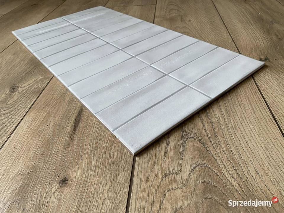 OKAZJA Nietuzinkowa płytka ścienna All Rose Grodzisk Mazowiecki