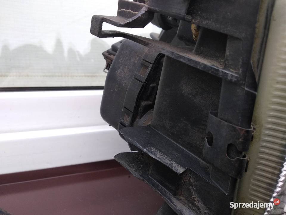 Audi 80 B4 lampa przednia prawa reflektor przód Sieradz