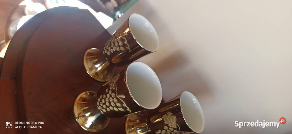 Zloty Kieliszek z białej porcelany Sygnowany M Gdańsk