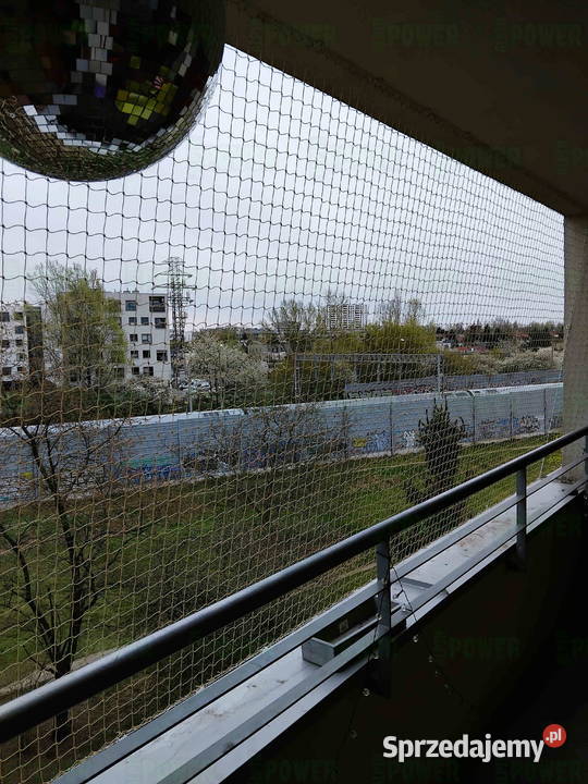 Założenie siatki przeciw ptakom Warszawa Siatka usługa dla zwierząt