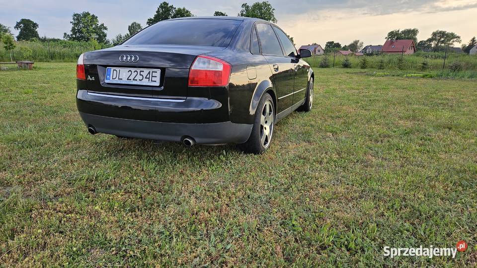 Audi A4 B6 1 8T LPG monitory w zagłówkach Rok produkcji 2001 Lubin