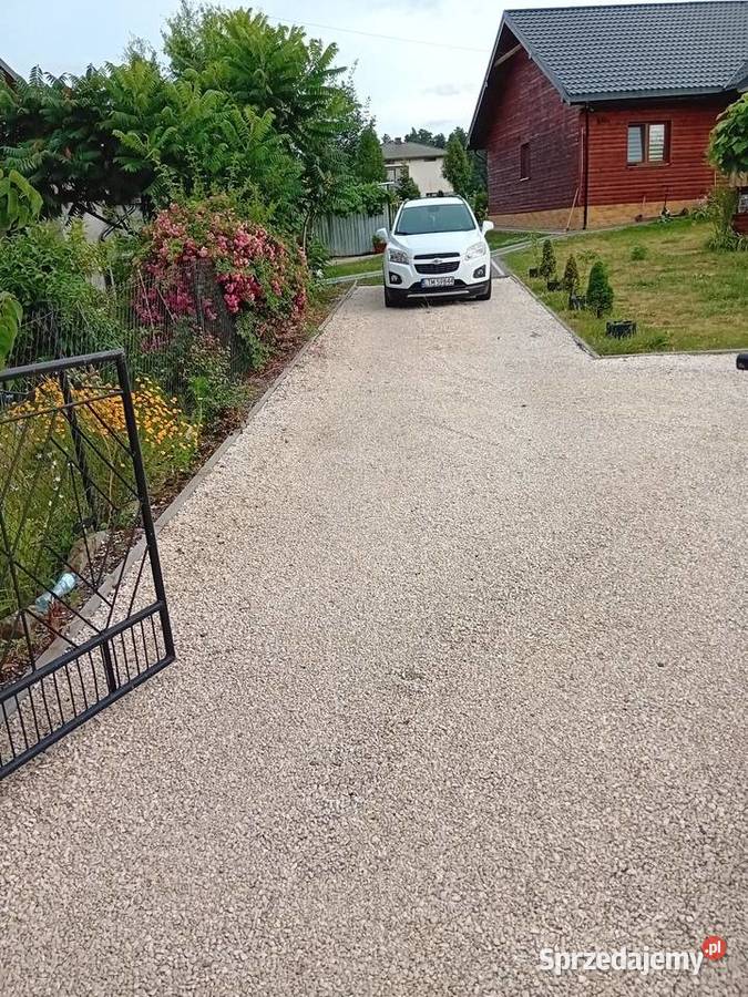 Wjazdy z kamienia i ażurów tańsza alternatywa