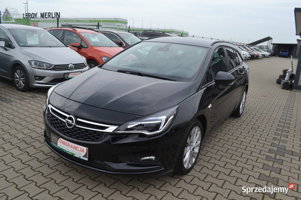 Opel Astra Sports Tourer 4 światła przeciwmgielne