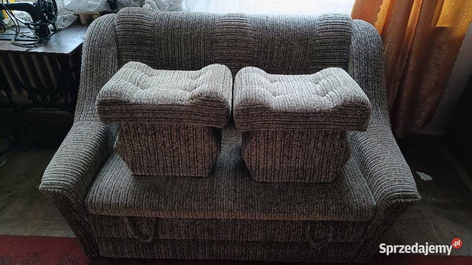 Sofa + 2 pufy