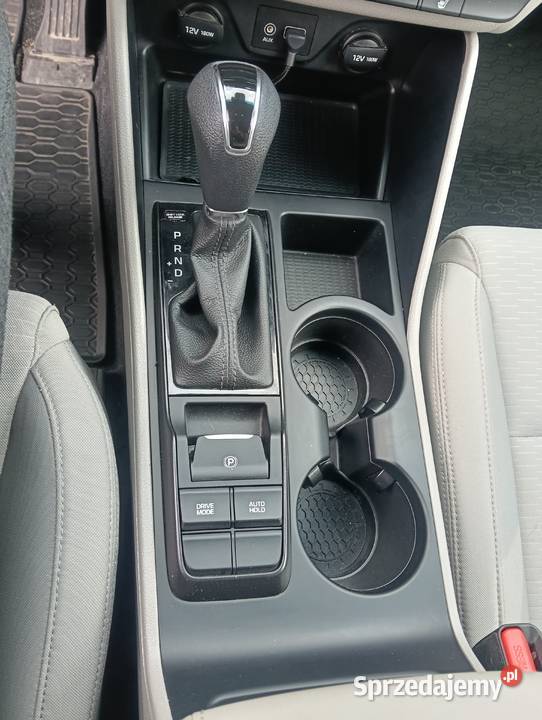 Hyundai Tucson czarna perła 20 benzyna automat benzyna Dawidy Bankowe sprzedam