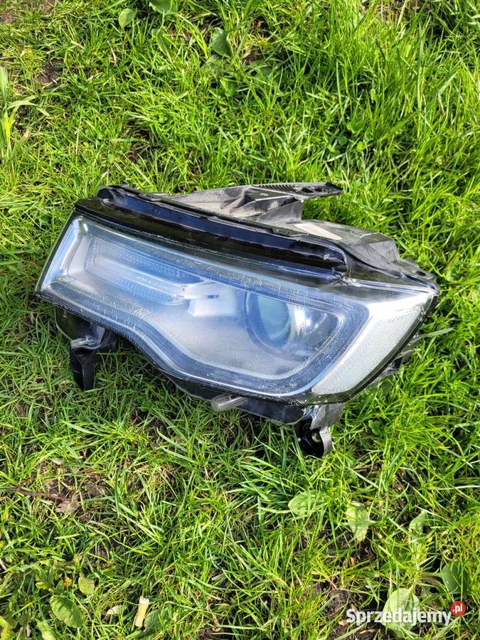 Jeep Grand Cherokee WK2 lampa reflektor ksenon Lublin