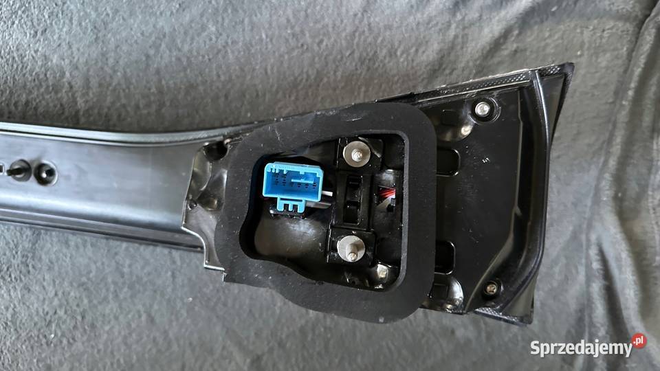 VW ID4 LIGHT BLENDA KLAPY BAGAZNIKA LAMPA TYLNA Części samochodowe Gorzów Wielkopolski