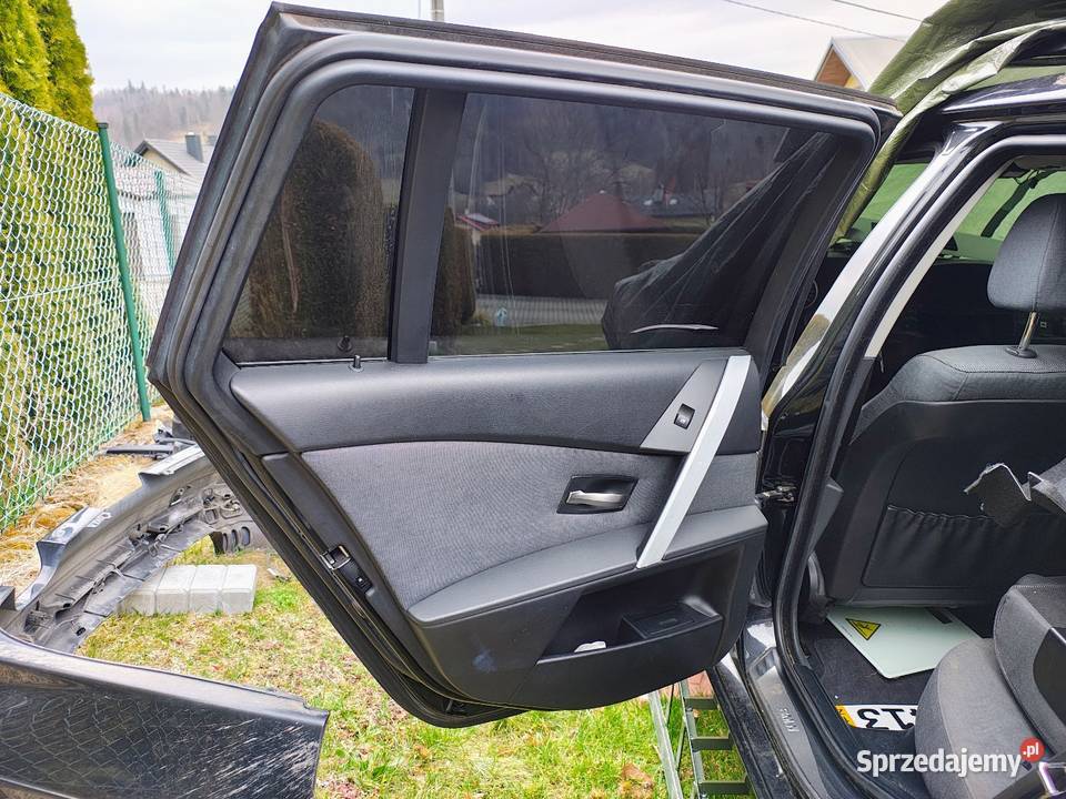 Drzwi lewy tył BMW E61 Black Saphir Metalic