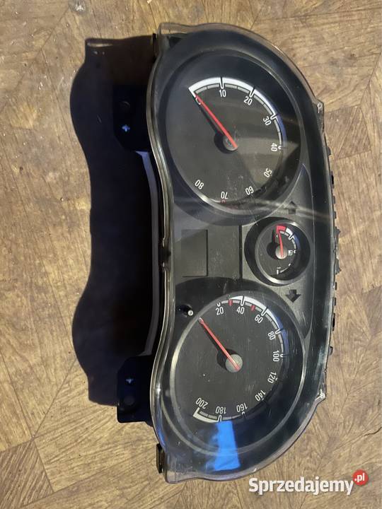 OPEL CORSA D BENZYNA LICZNIK ZEGAR osobowe Zambrów