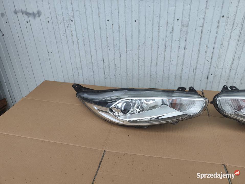 FORD FIESTA MK7 LIFT SOCZEWKA LED LAMPA PRZÓD Lampy przednie Wałcz