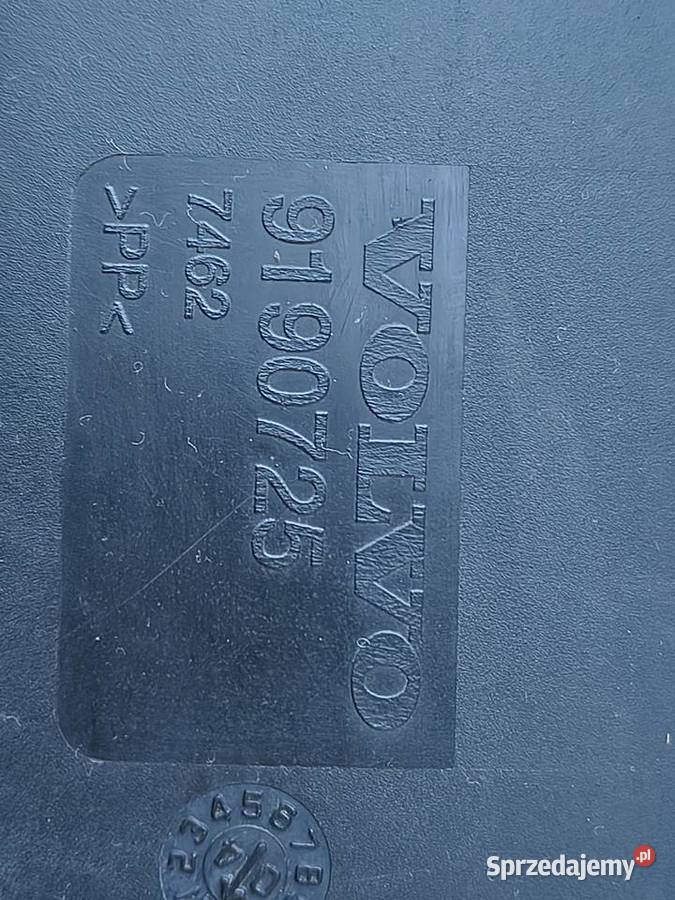 Kierownica wlot powietrza Volvo V70 XC70 S60 S80 Rok produkcji 2005