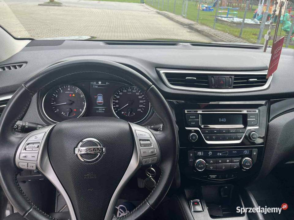 Nissan Qashqai z małym przebiegiem 31352km Tuchów