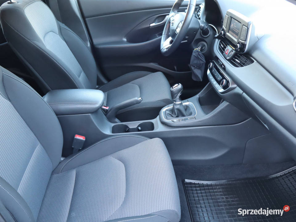 Hyundai i30 10 TGDI czujnik parkowania Katowice