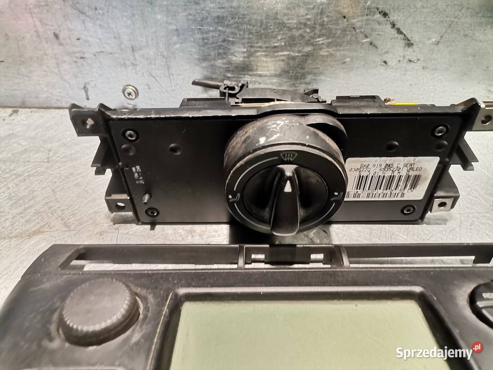 RADIO PANEL WYŚWIETLACZ SEAT IBIZA II LIFT 6K Rok produkcji 2000