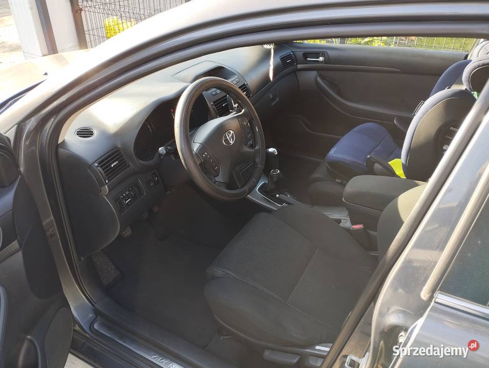 Toyota Avensis 18 LPG 2005 r Czosnówka