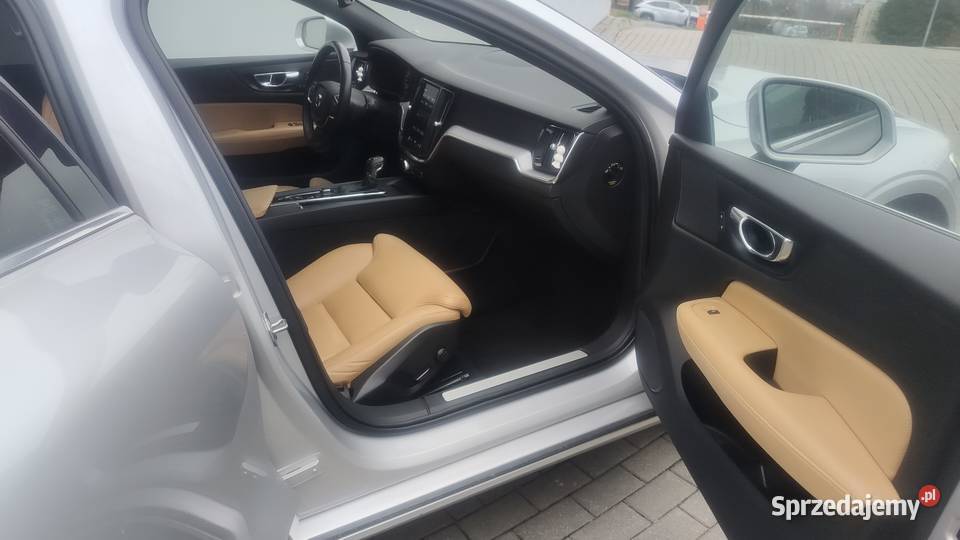 Volvo V60 D4 2019 perfekcyjnie utrzymany Rok produkcji 2019 lubelskie Lublin
