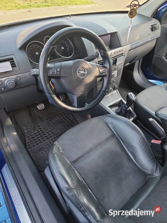 Sprzedam samochód Opel Astra H 2005 roku