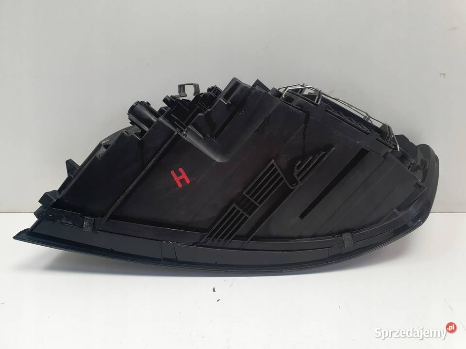 Volvo S40 II V50 LIFT PRZEDNIA LAMPA PRAWA prawy osobowe