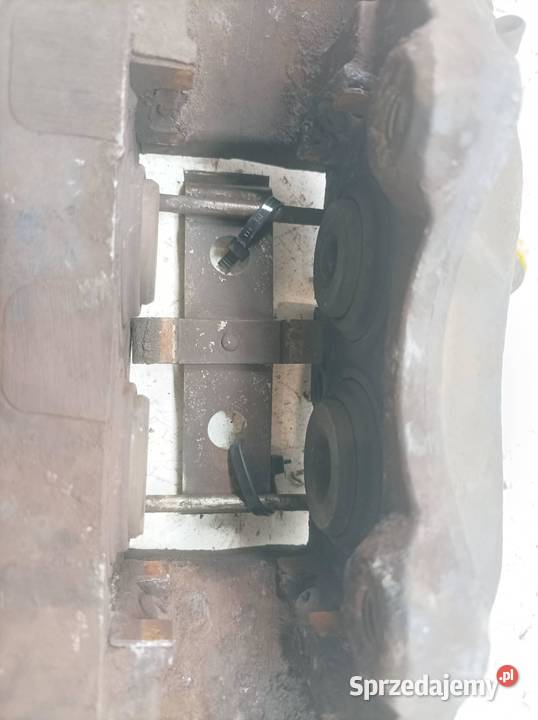 ZACISK HAMULCOWY LEWY PRZÓD BREMBO 30 B Peugeot