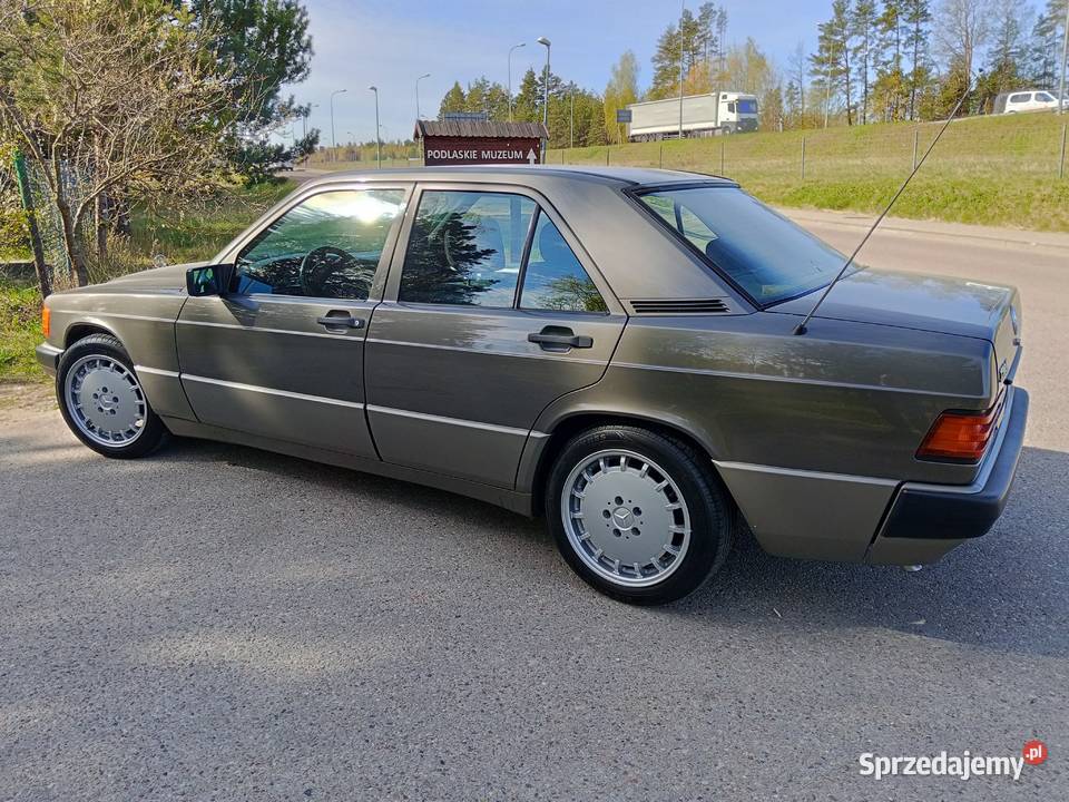 Mercedes 190 W 201 20 PB Super stan Felgi Rok produkcji 1988 Białystok