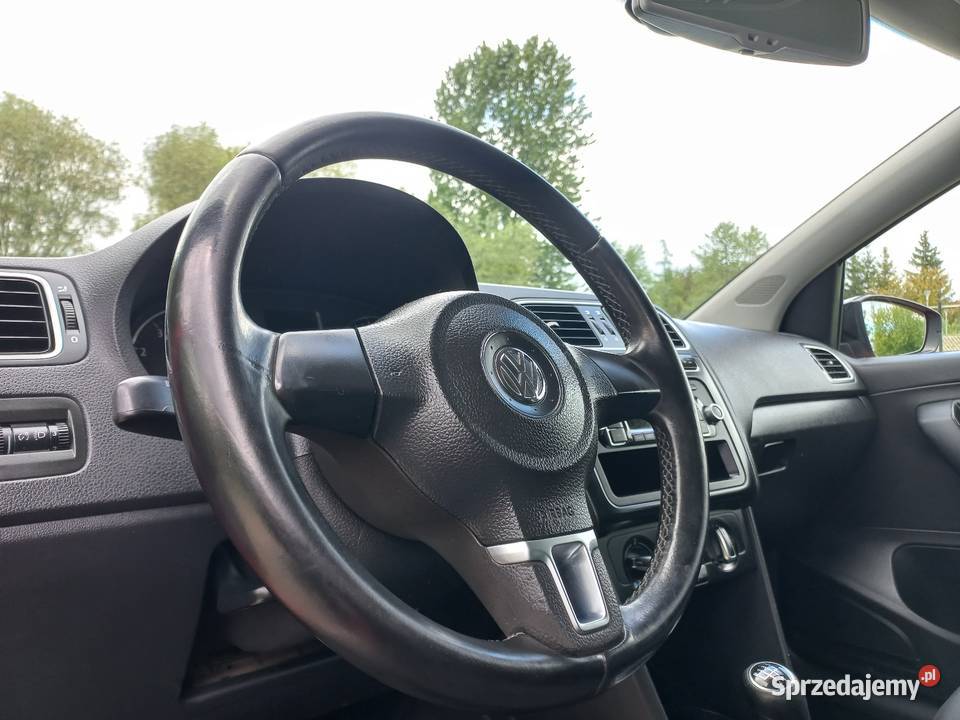 VW Polo Benzyna Klima Zarejestrowana czerwony