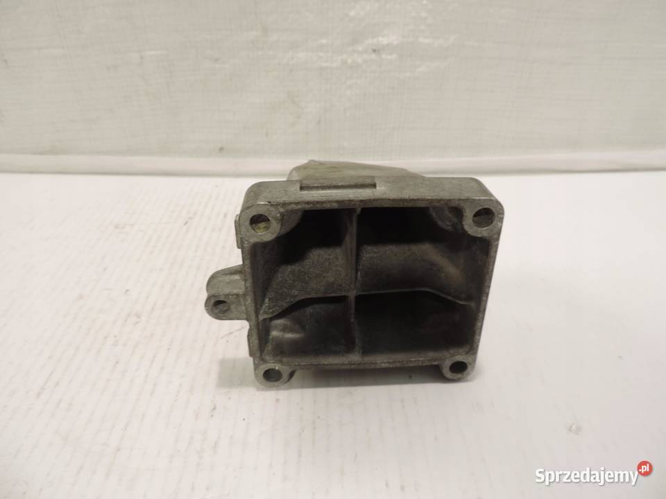 ŁAPA SILNIKA MERCEDES W204 18 CGI A2712232304