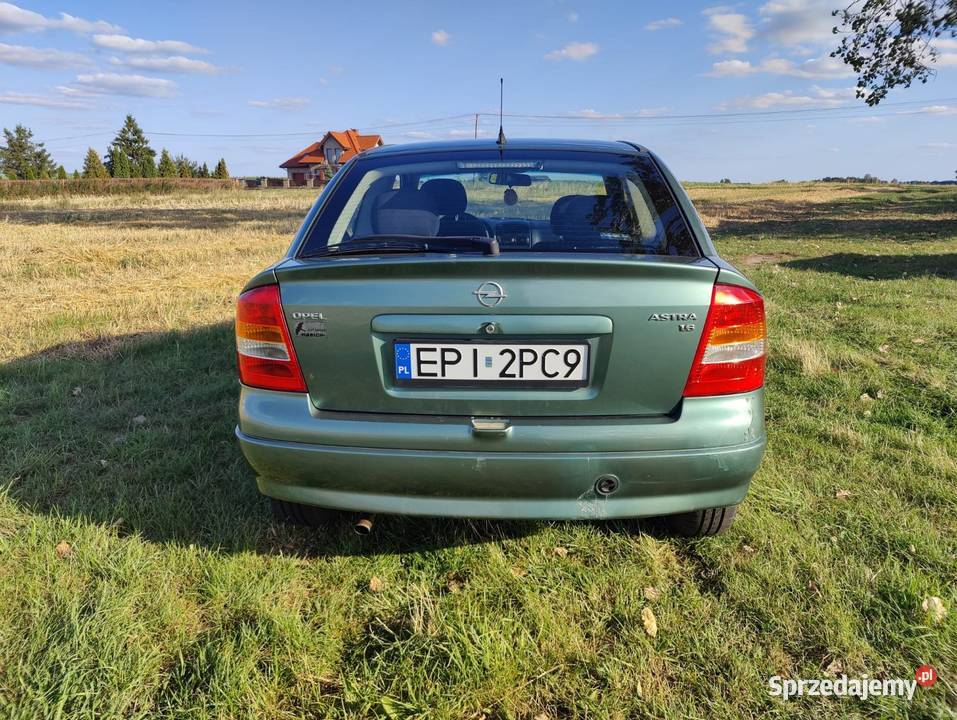 Astra G 16 8V gaz 1999r 10 lat u nas jeżdzi Kamocin
