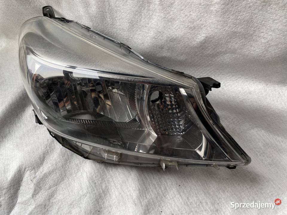 Lampa prawy przód Toyota Yaris III 1114 Jasienica