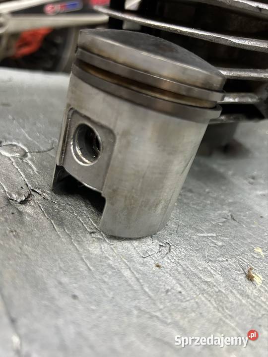 Cylinder wsk 125 z tłokiem Nowa Dęba