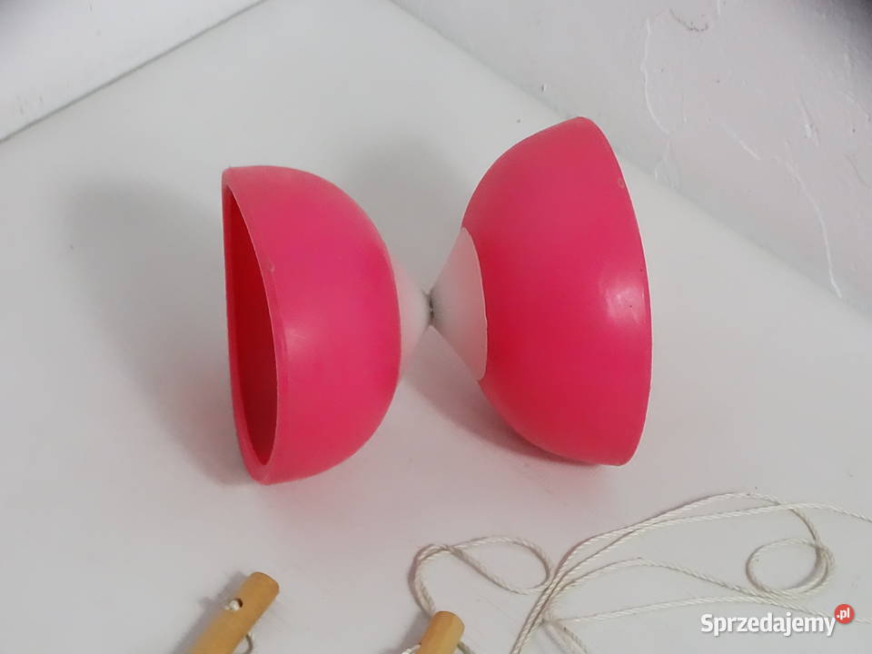 Diabolo różowe drewniane kijki ze sznurkiem Biłgoraj