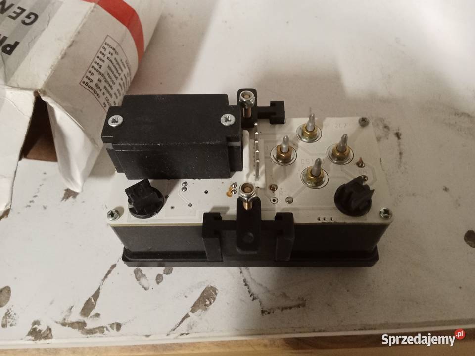 LICZNIK MOTOGODZIN I PALIWA MANITOU 243348 MT Rudno sprzedam