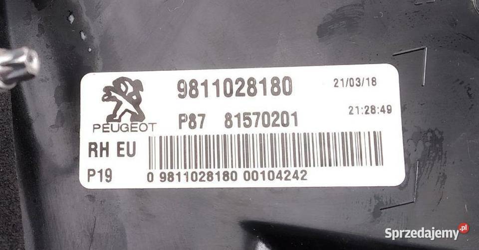 PEUGEOT 5008 2 16 LAMPA TYŁ PRAWA LED 9811028180
