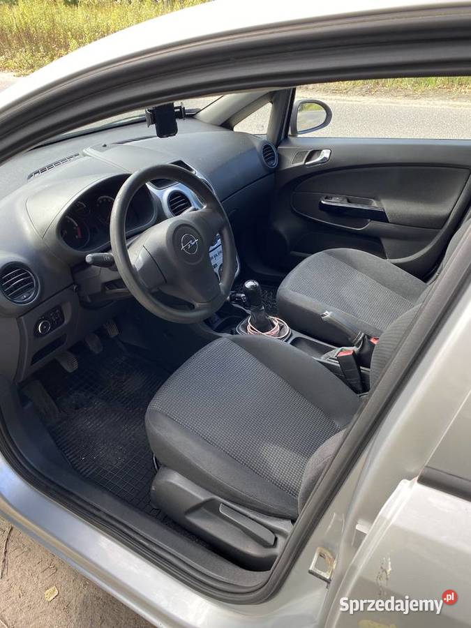 Sprzedam Opla Corsę D 13 Diesel 95 2013 Rok produkcji 2013 Corsa Gliwice