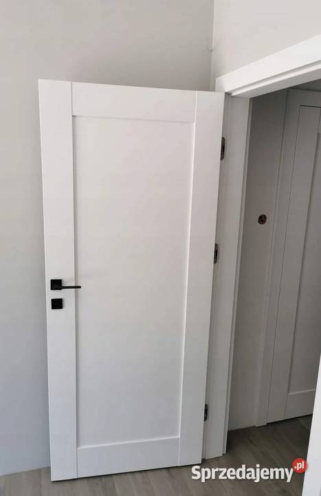 KAMUFLAŻ STAREJ FUTRYNY BEZ WYRYWANIA OBUDOWA Drewno Staszów