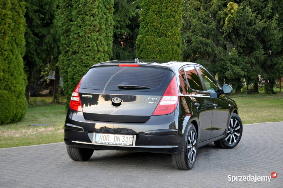 Hyundai i30 14i109LiftCzarnyKlimatyzacjaWekurI serwisowany w ASO Ostrów Mazowiecka