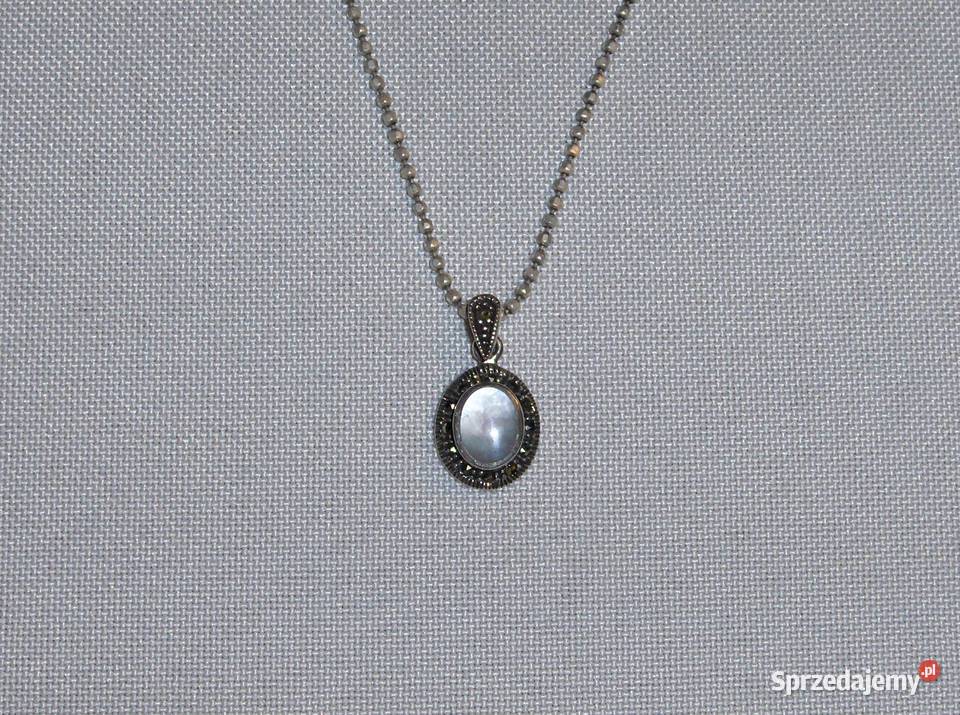 Srebrny wisiorek z markazytami i masą perłową Łódź