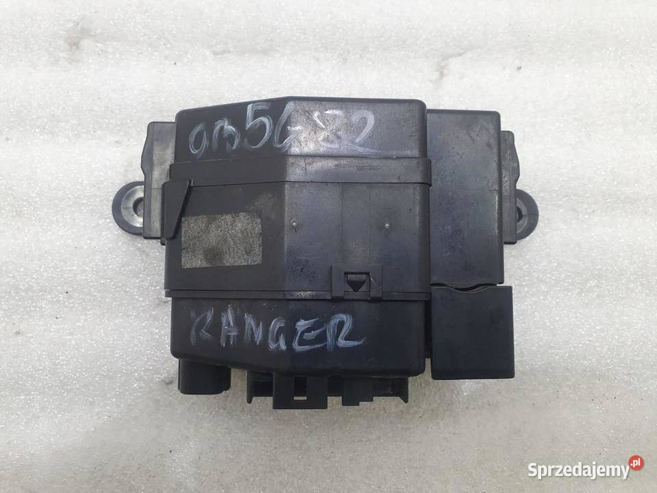 SKRZYNKA BEZPIECZNIKÓW FORD RANGER I 9806r Skrzynki bezpieczników