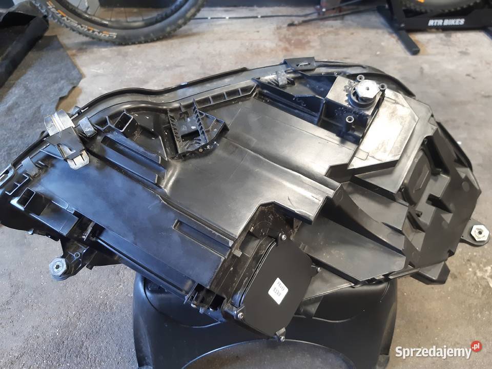 Lewa lampa Mercedes W222