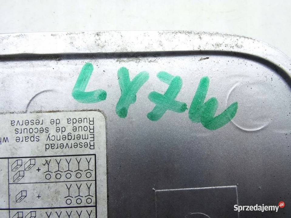 AUDI A8 D2 9902 KLAPKA WLEWU PALIWA LY7W Przemęt sprzedam