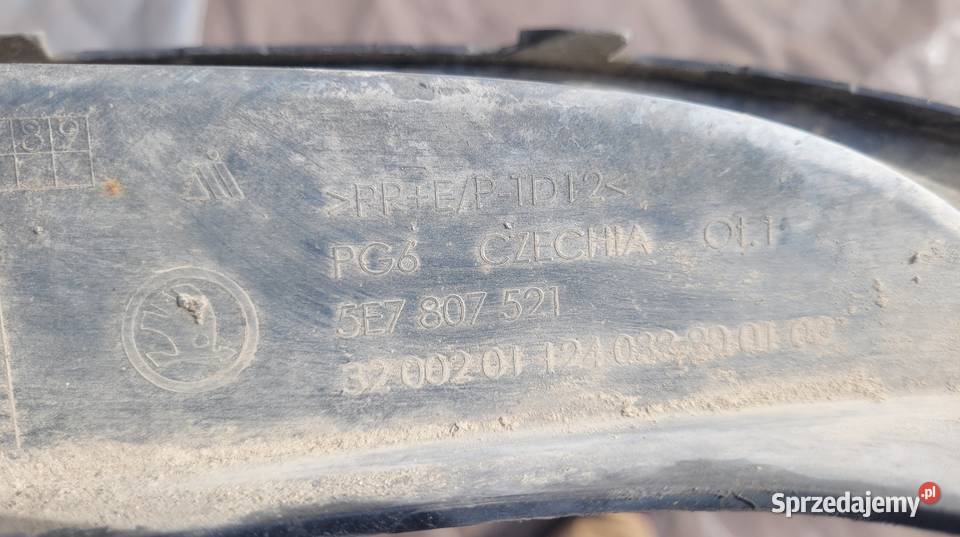 SKODA OCTAVIA IV DOKŁADKA SPOILER DYFUZOR HOKEJ Ruda Śląska