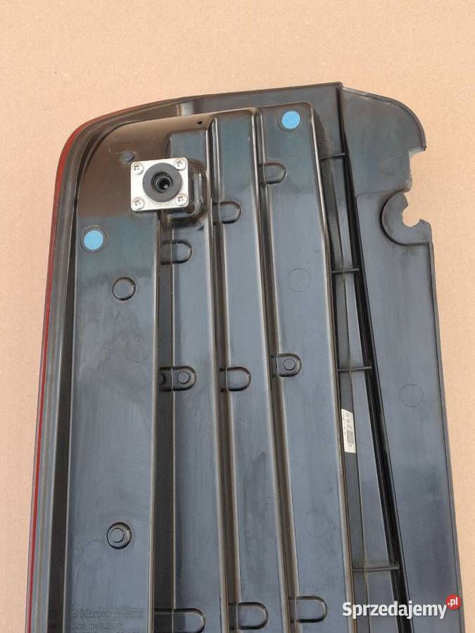 MERCEDES TOURISMO CITARO TRAVEGO LAMPA PRAWY TYŁ