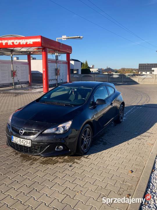 Suer czarny sportowy Opel GTC Ozorków