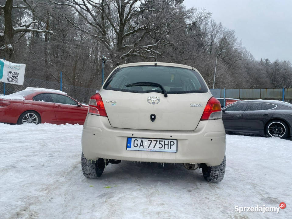 Toyota Yaris 10vvti 68 klima 90 bez w kładu stan beżowy Gdańsk